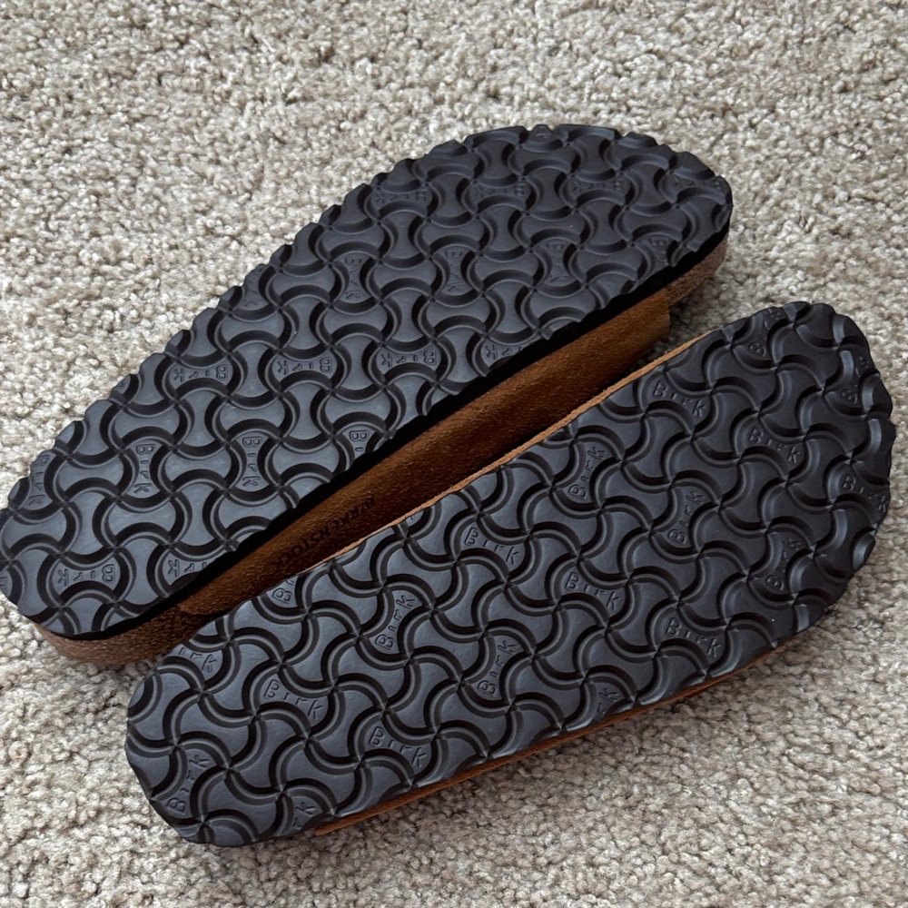 Birkenstock Tan Suede Buckle Sandals, brand new - Picture 4 of 5